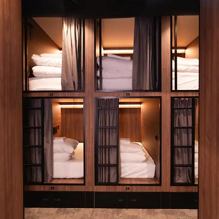 Cabins Hotel Amsterdam 호스텔