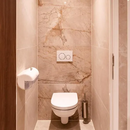 Cabins Hotel Amsterdam אכסניה