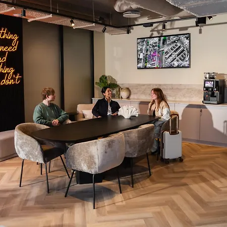 Cabins Hotel Amsterdam אכסניה אמסטרדם