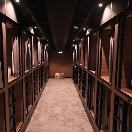 Cabins Hotel Amsterdam Hostel