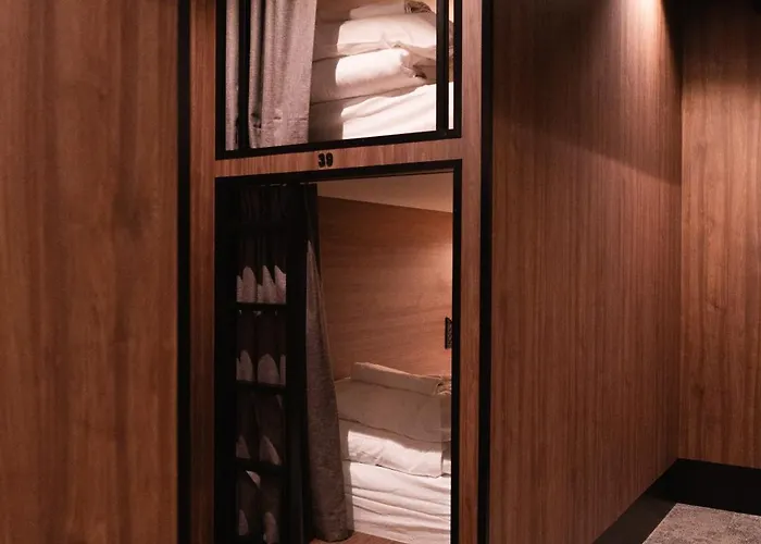 Cabins Hotel Amsterdam Albergue